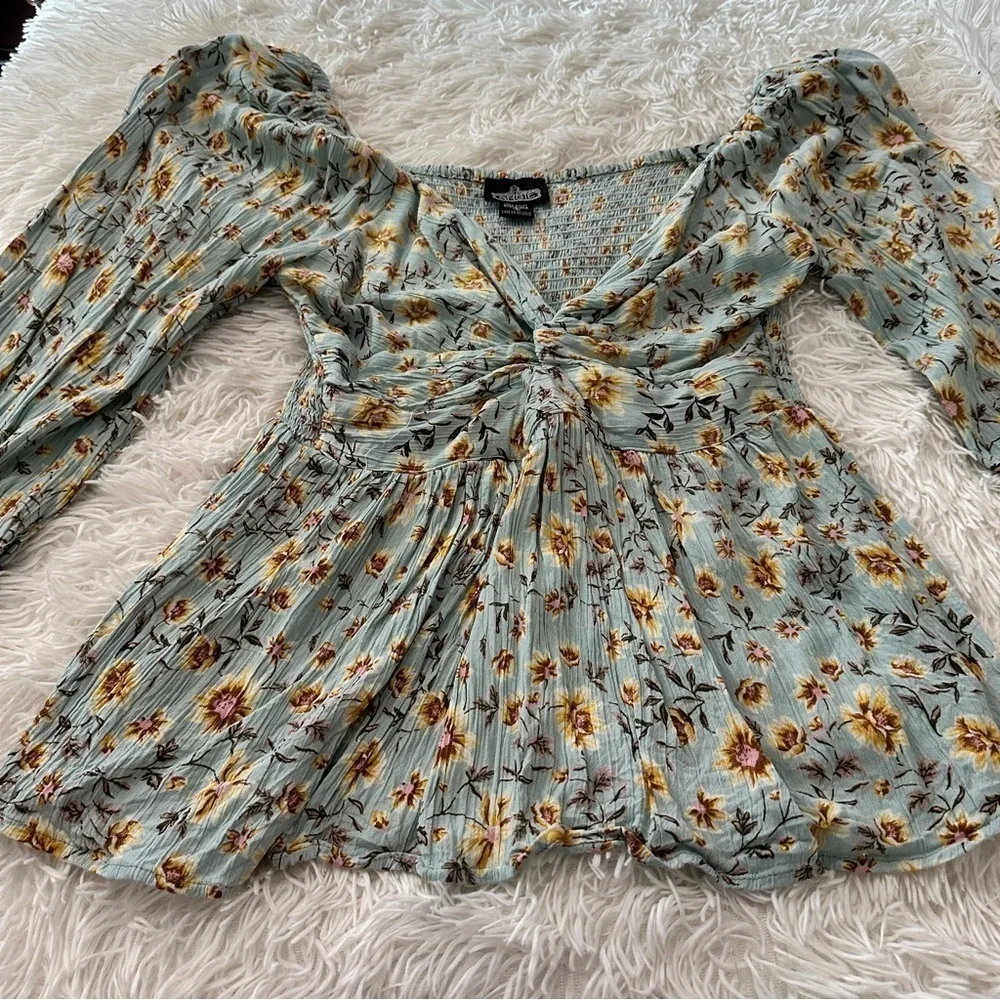 Angie Floral Sage Green Babydoll Long Sleeve Boho Smocked Peplum Top Size Small - Picture 15 of 16